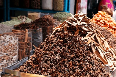 Urban Spice Trail Walk and Local Market Experience